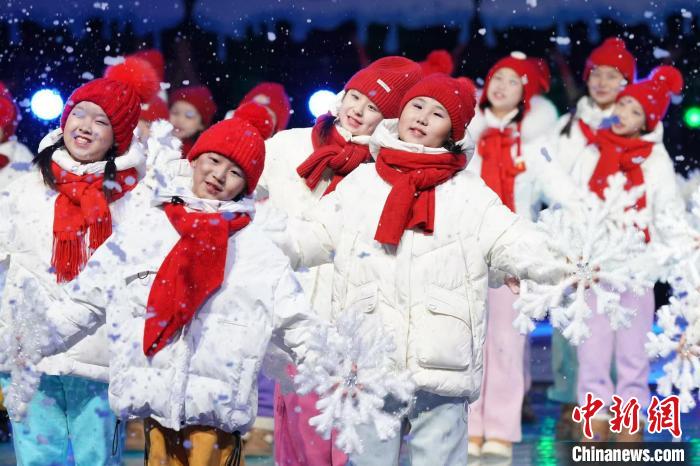 全国职工冰雪运动挑战赛在吉林开赛：35支队伍近