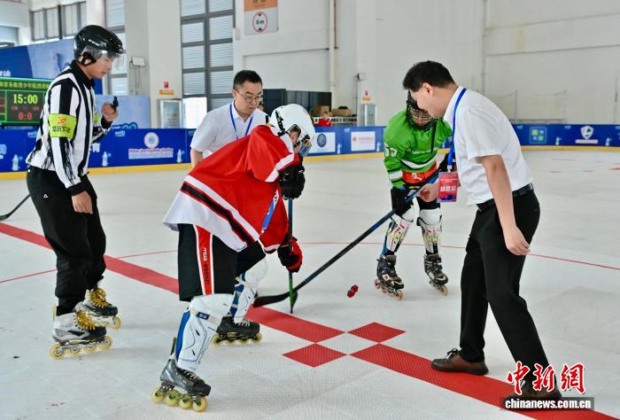 云南各族青少年轮滑滑板邀请赛昆明开赛