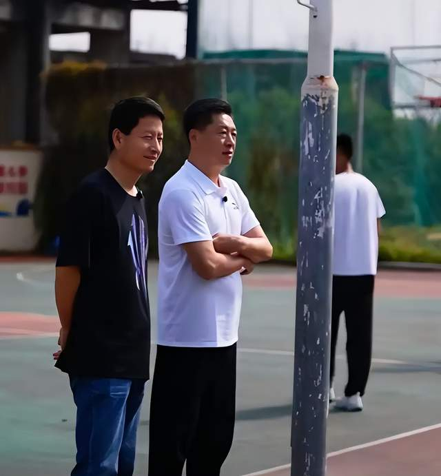 杜锋执教广东男篮战术争议引热议 李春江校园篮