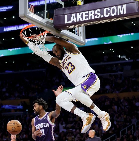 詹姆斯41岁仍领跑快攻得分，转型无球打法挑战季